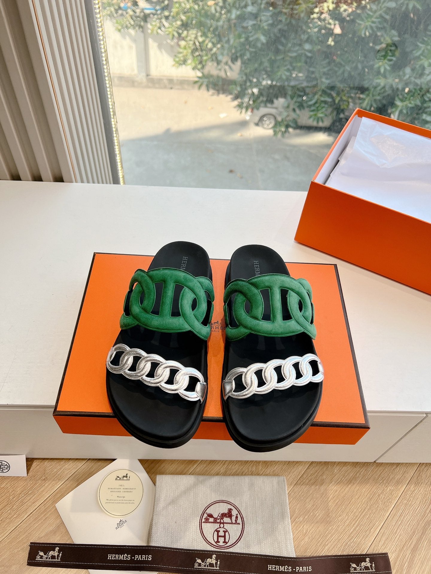 HERMES EXTRA SANDAL IN MEDIUM GREEN MIX SILVER CALFSKIN