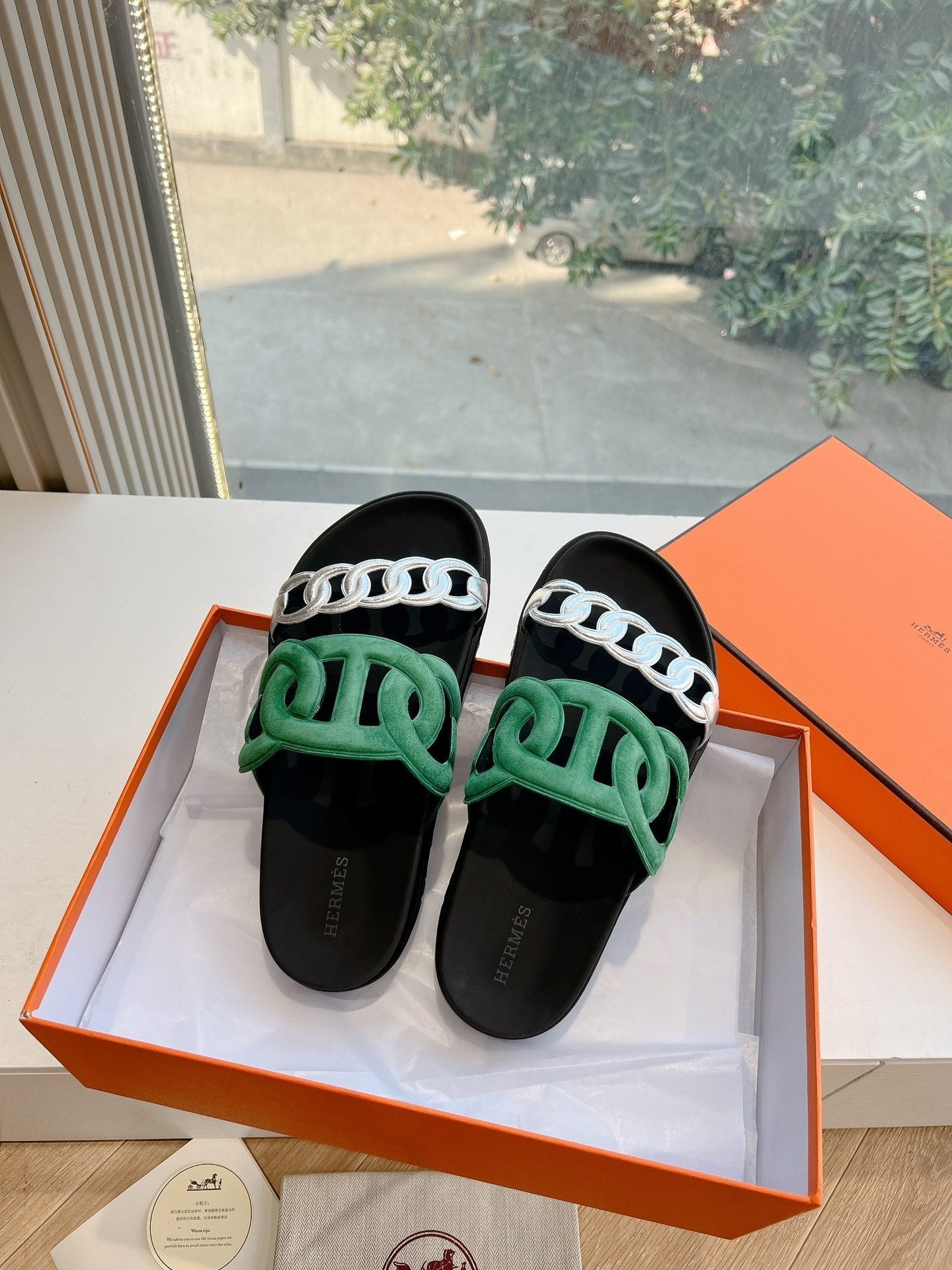 HERMES EXTRA SANDAL IN MEDIUM GREEN MIX SILVER CALFSKIN