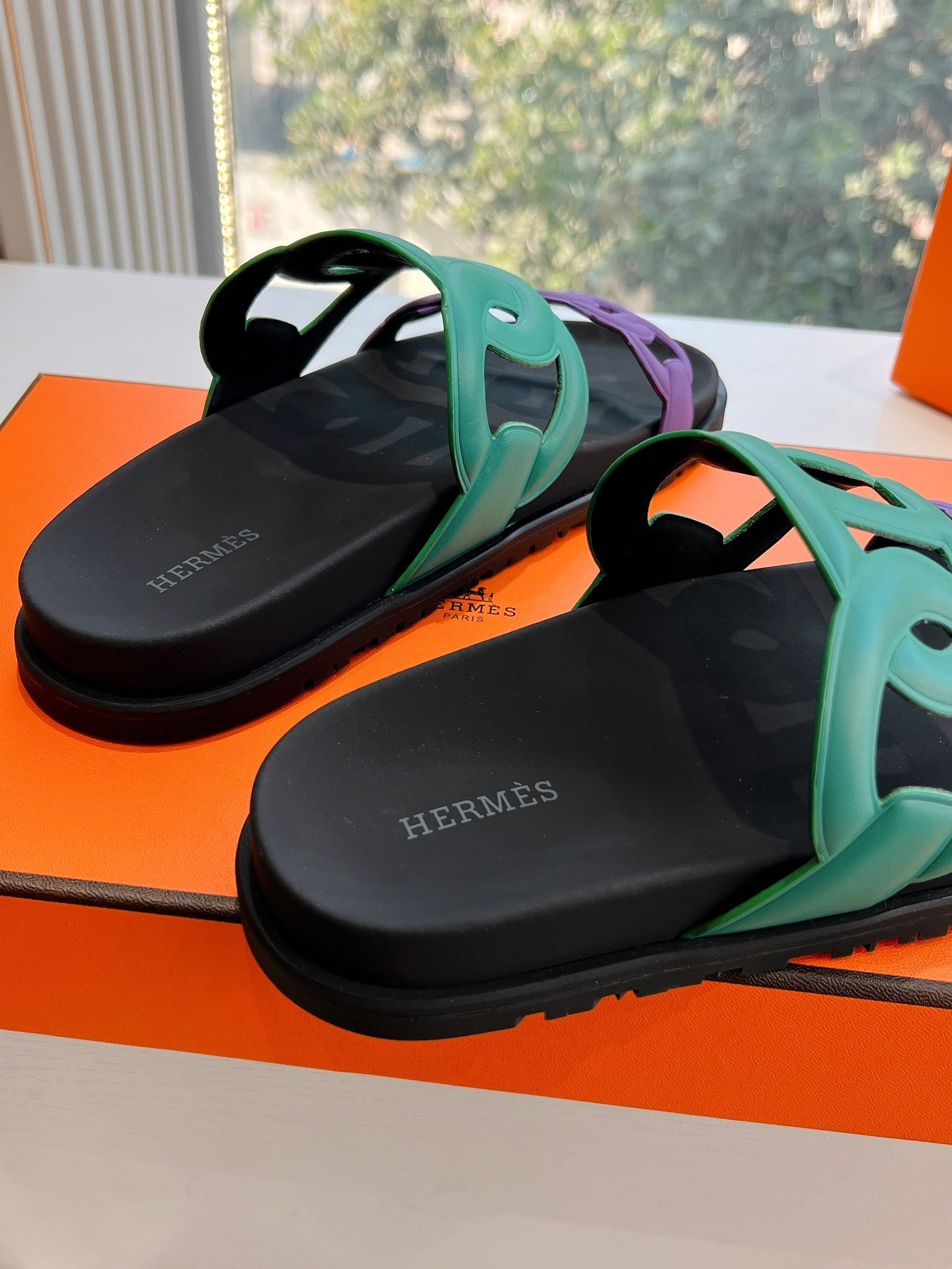 HERMES EXTRA SANDAL IN MEDIUM GREEN MIX VIOLET PURPLE CALFSKIN