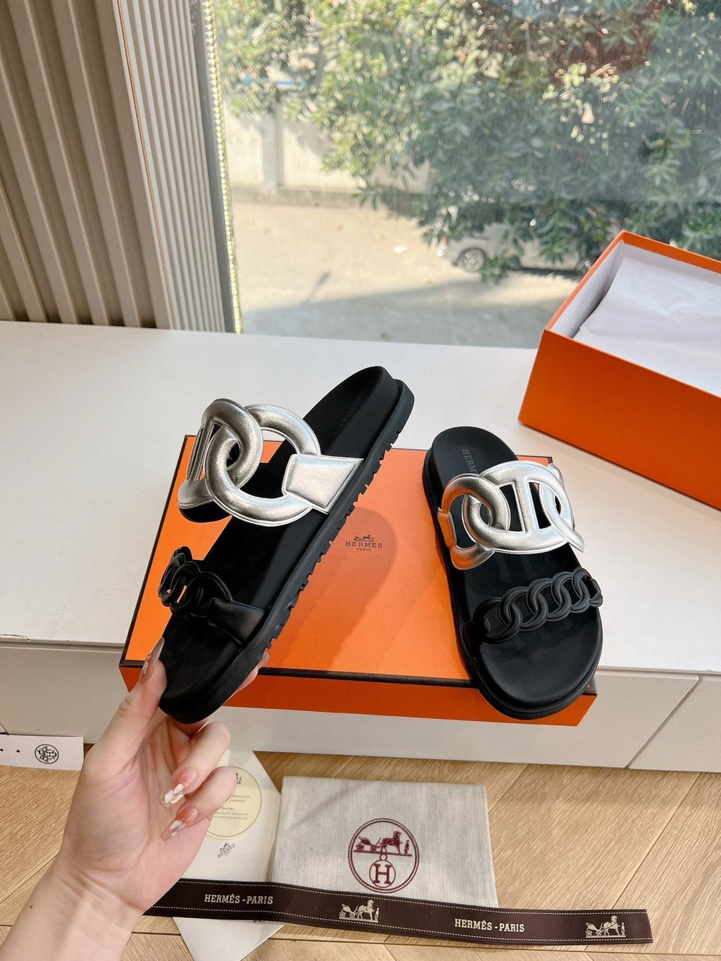 HERMES EXTRA SANDAL IN SILVER MIX BLACK CALFSKIN
