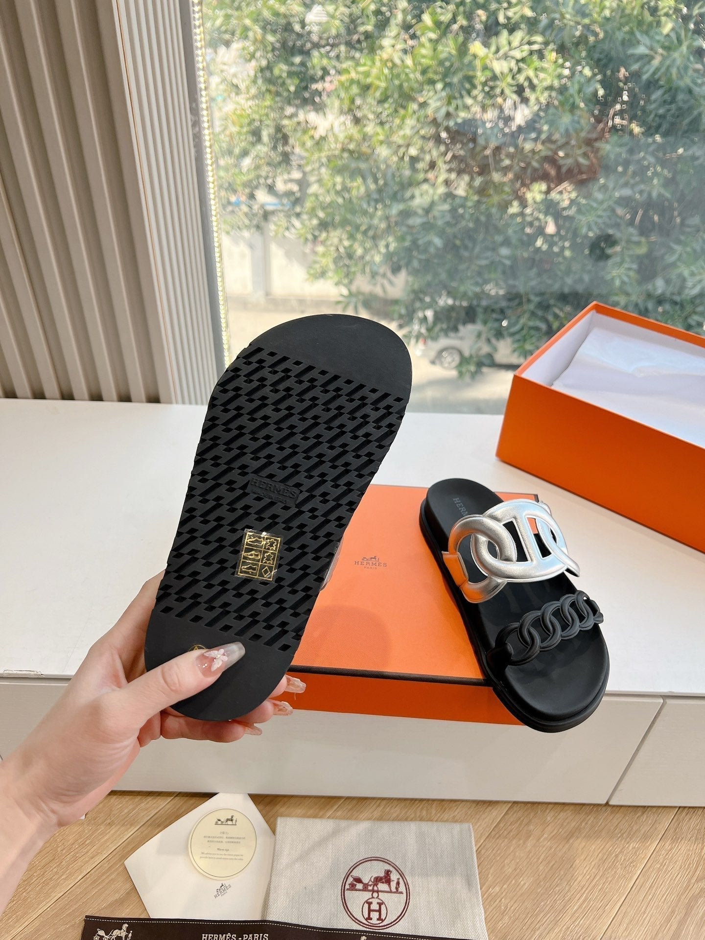 HERMES EXTRA SANDAL IN SILVER MIX BLACK CALFSKIN