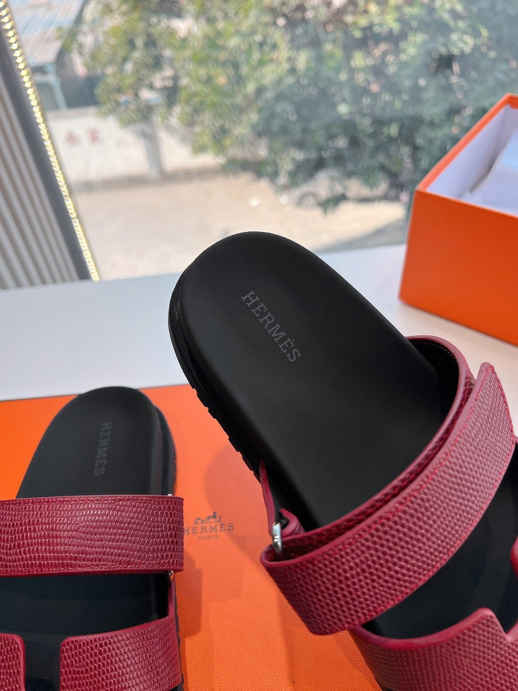 HERMES CHYPRE SANDAL IN CURRANT RED SHINY GRAINED CALFSKIN