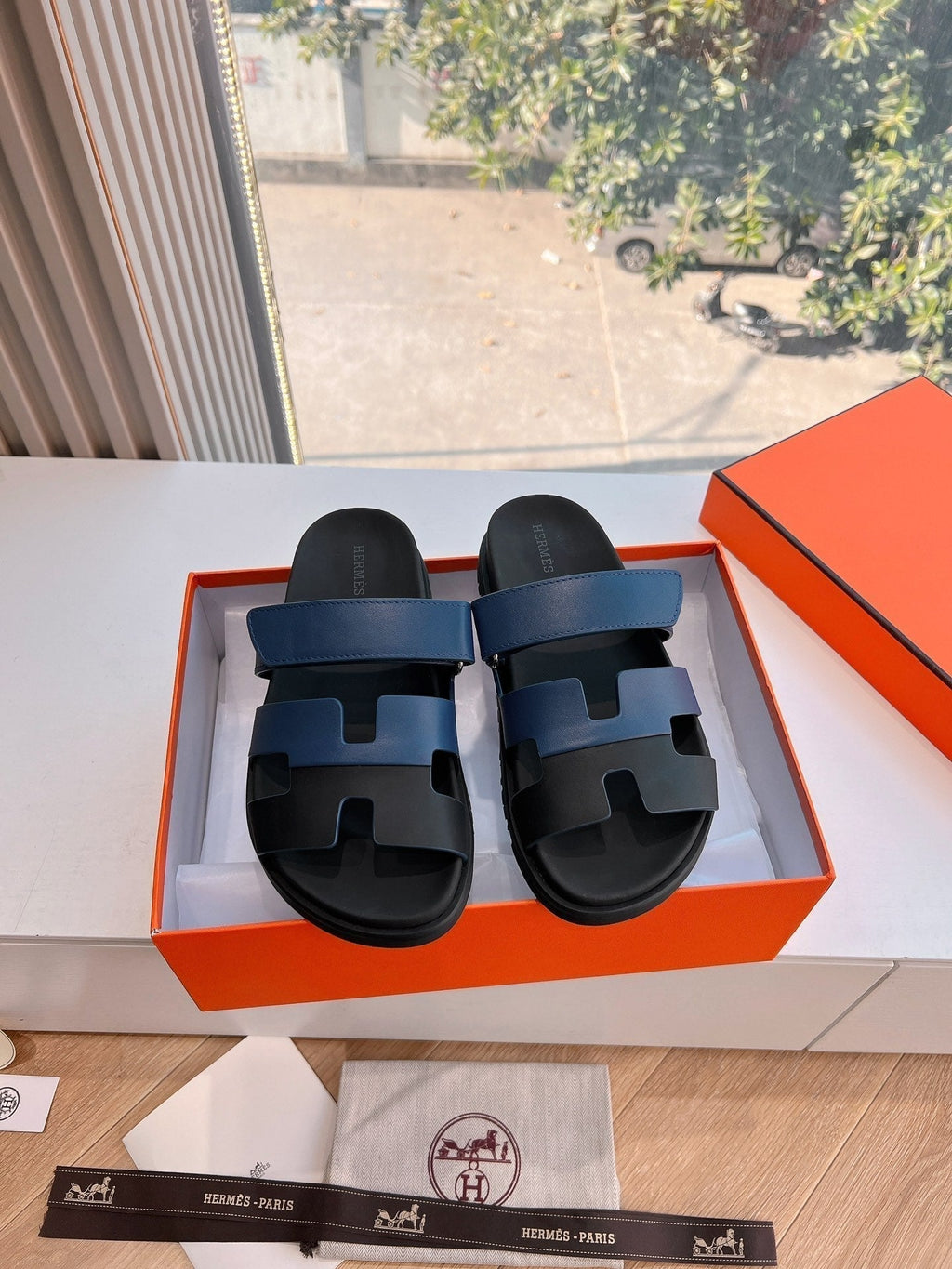 HERMES CHYPRE SANDAL IN AEGEAN BLUE MIX BLACK CALFSKIN