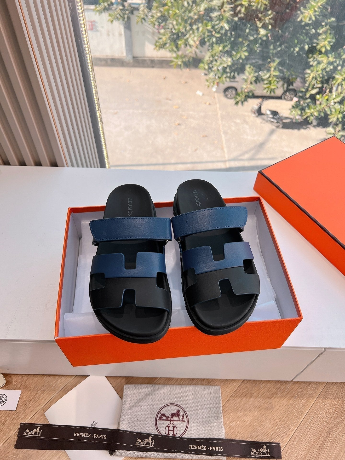 HERMES CHYPRE SANDAL IN AEGEAN BLUE MIX BLACK CALFSKIN