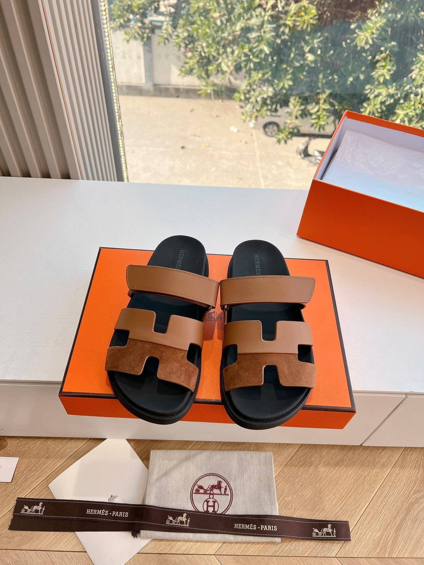 HERMES CHYPRE SANDAL IN BRONZE BROWN SUEDE AND CALFSKIN