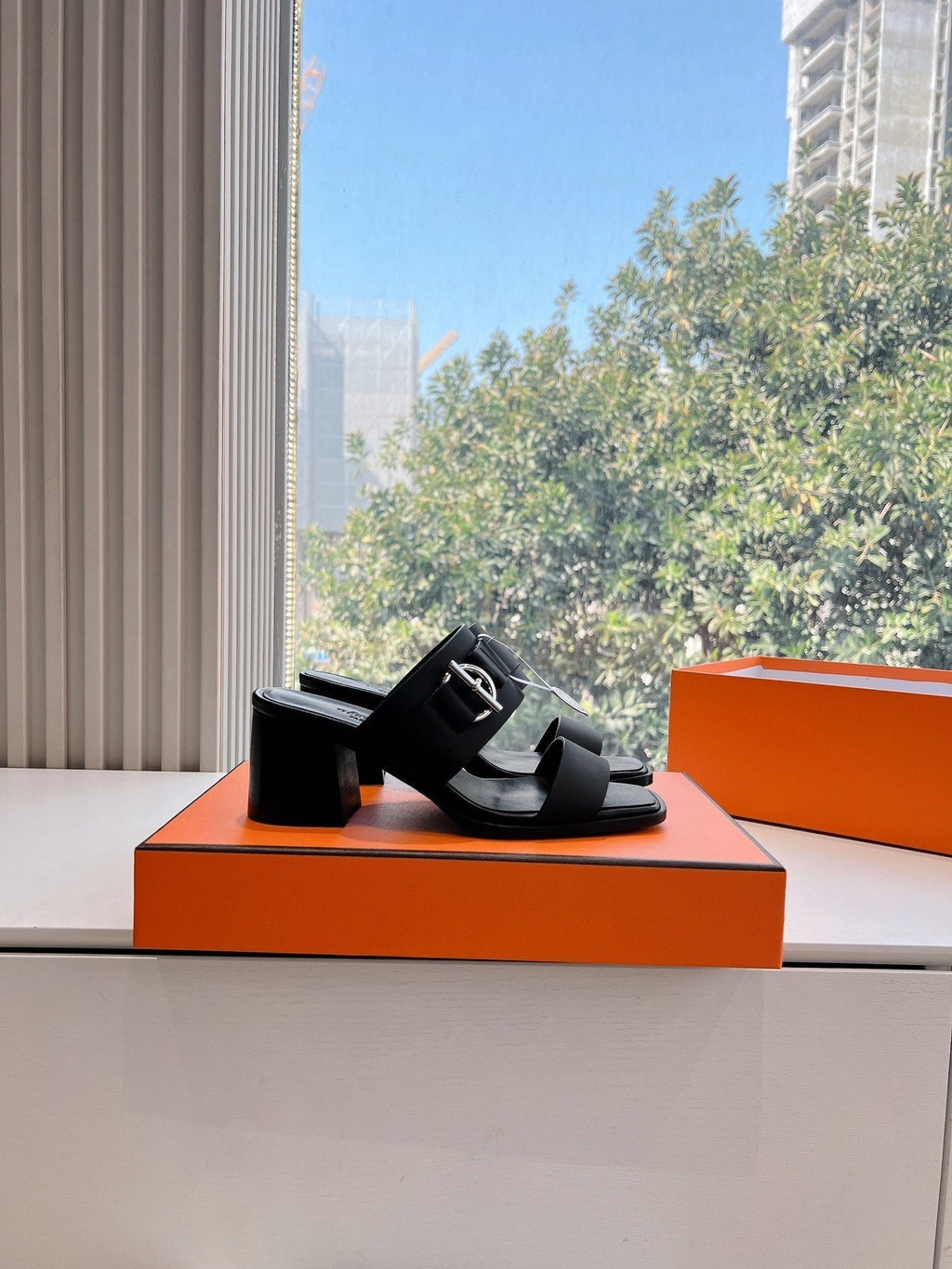 HERMES KUTE 60 SANDAL IN BLACK CALFSKIN