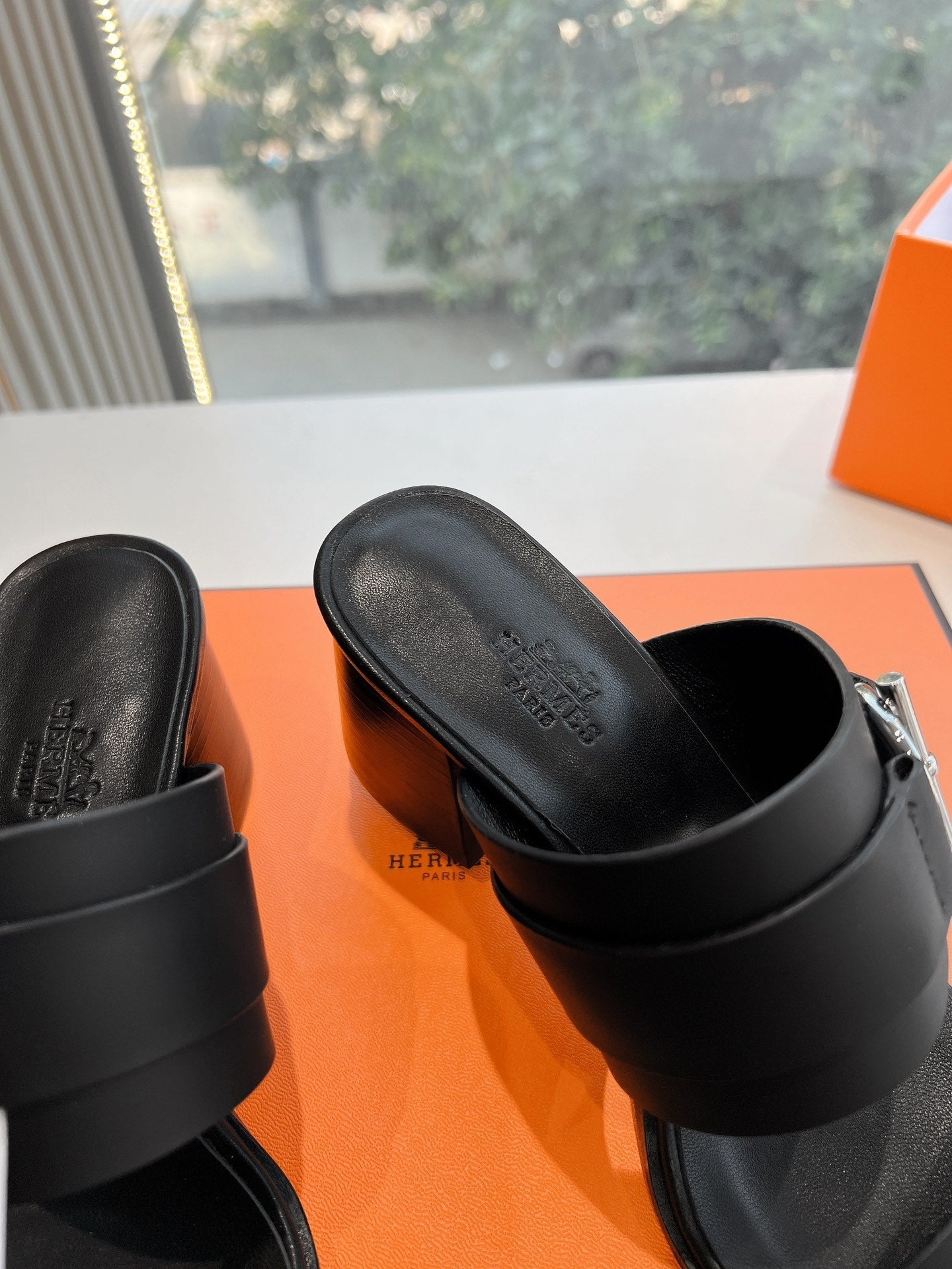 HERMES KUTE 60 SANDAL IN BLACK CALFSKIN