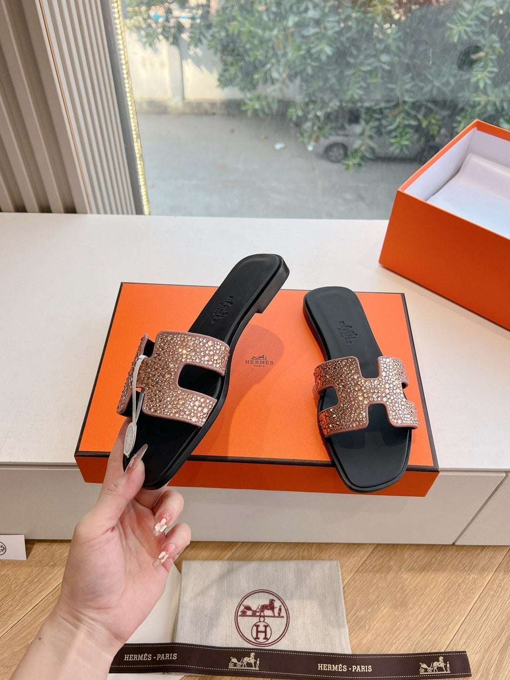 HERMES 0RAN SLIDE IN PENNY BROWN CALFSKIN WITH CRYSTALS
