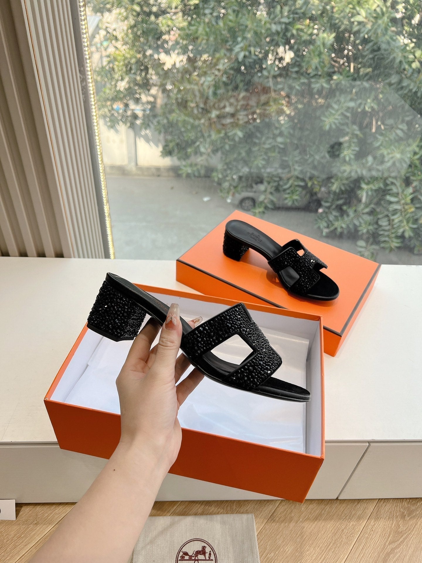 HERMES 0ASIS SANDAL IN BLACK SUEDE WITH CRYSTALS