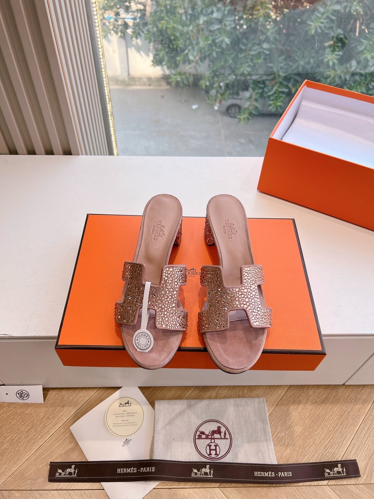 HERMES 0ASIS SANDAL IN BLUSH PINK SUEDE WITH CRYSTALS