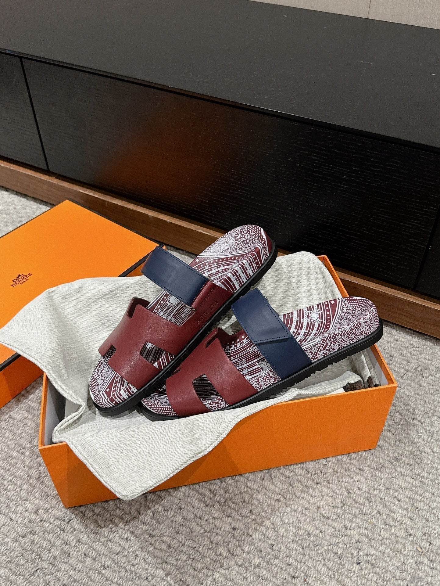 HERMES CHYPRE SANDAL BURNT UMBER CALFSKIN UNIQUE