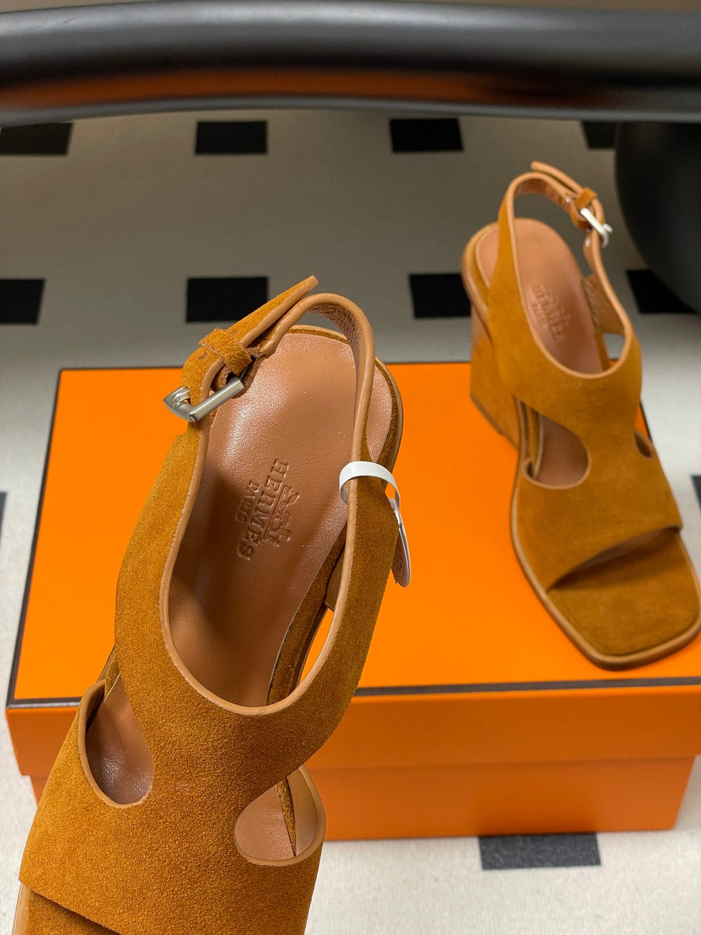 HERMES 25S KALYA WEDGE SANDAL 100 MM IN BROWN SUEDE