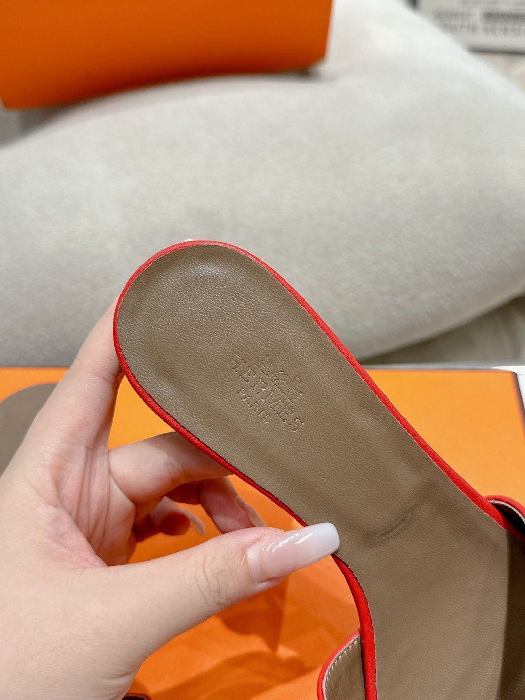 HERMES 0ASIS SANDAL CRIMSON CALFSKIN CLASSIC