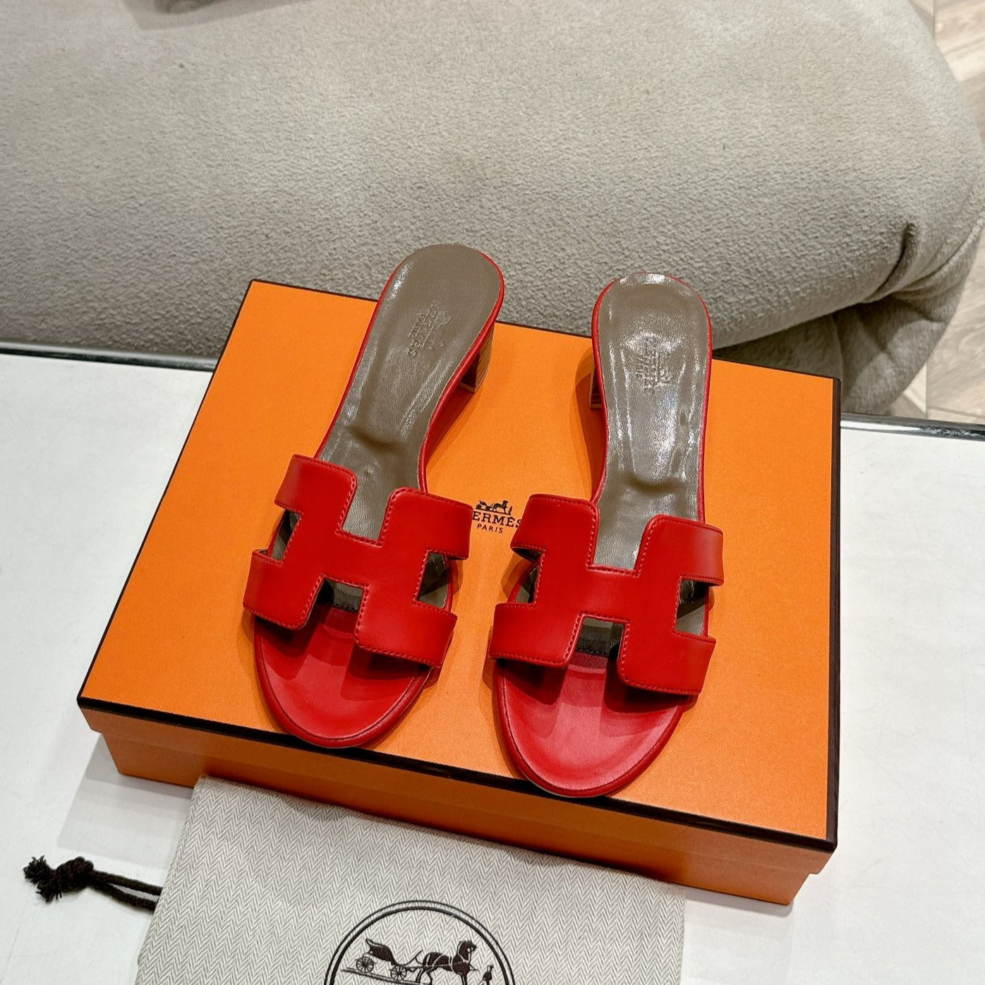 HERMES 0ASIS SANDAL CRIMSON CALFSKIN CLASSIC