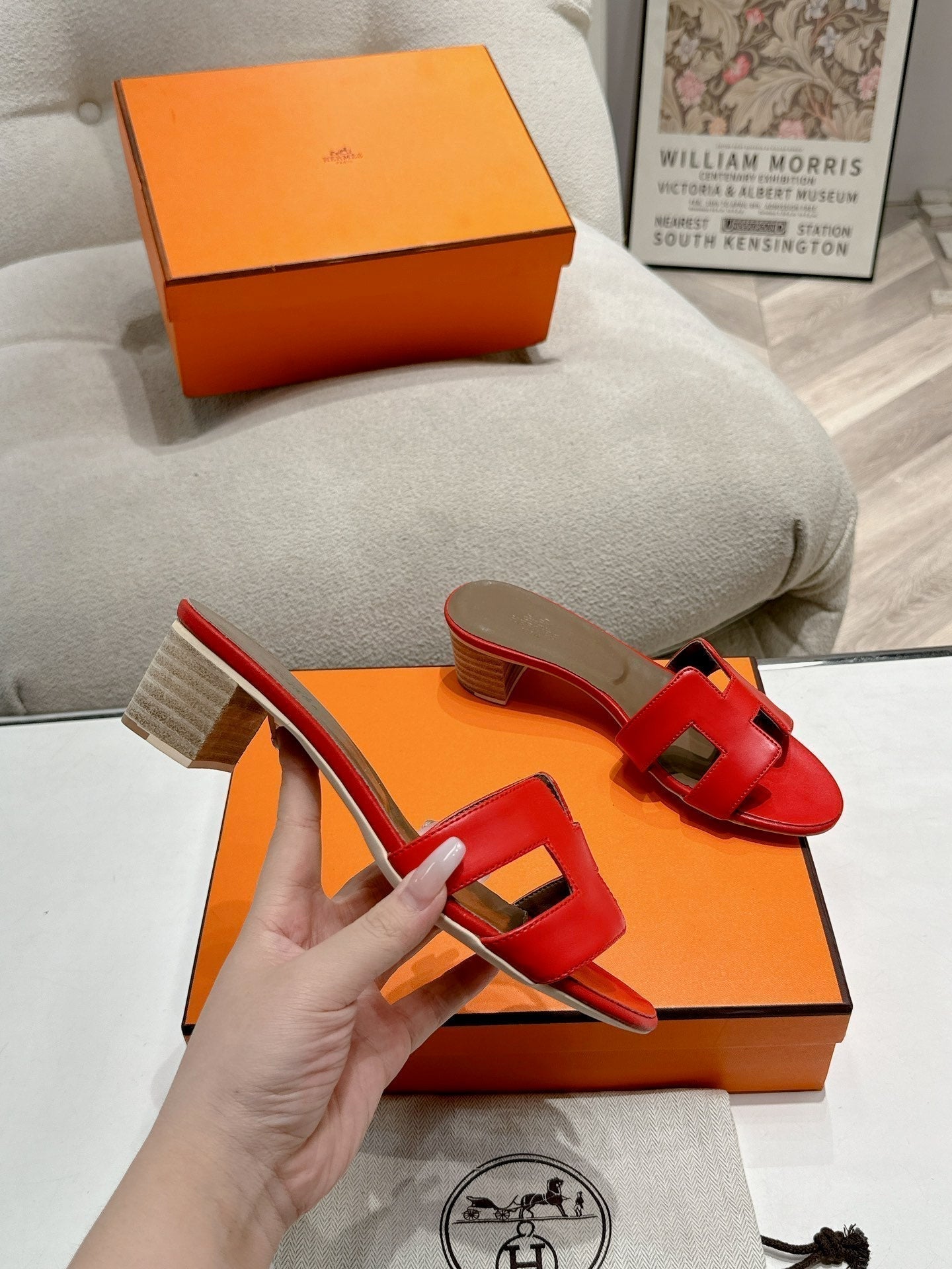 HERMES 0ASIS SANDAL CRIMSON CALFSKIN CLASSIC