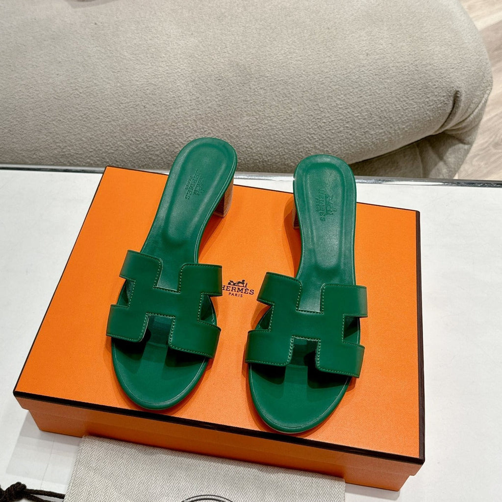 HERMES 0ASIS SANDAL DARK GREEN CALFSKIN CLASSIC