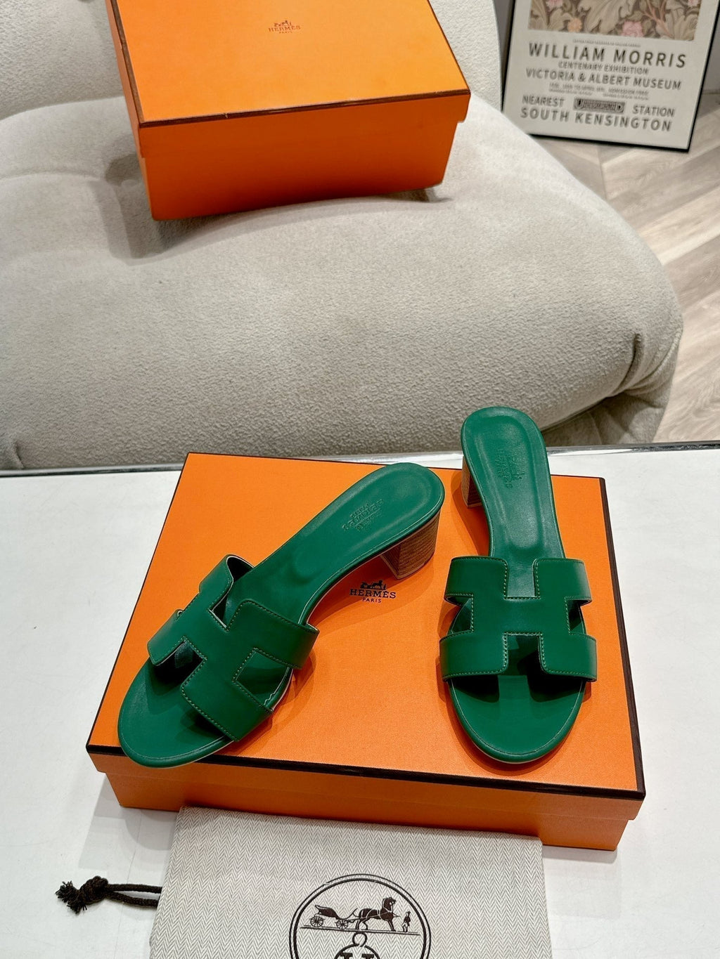 HERMES 0ASIS SANDAL DARK GREEN CALFSKIN CLASSIC