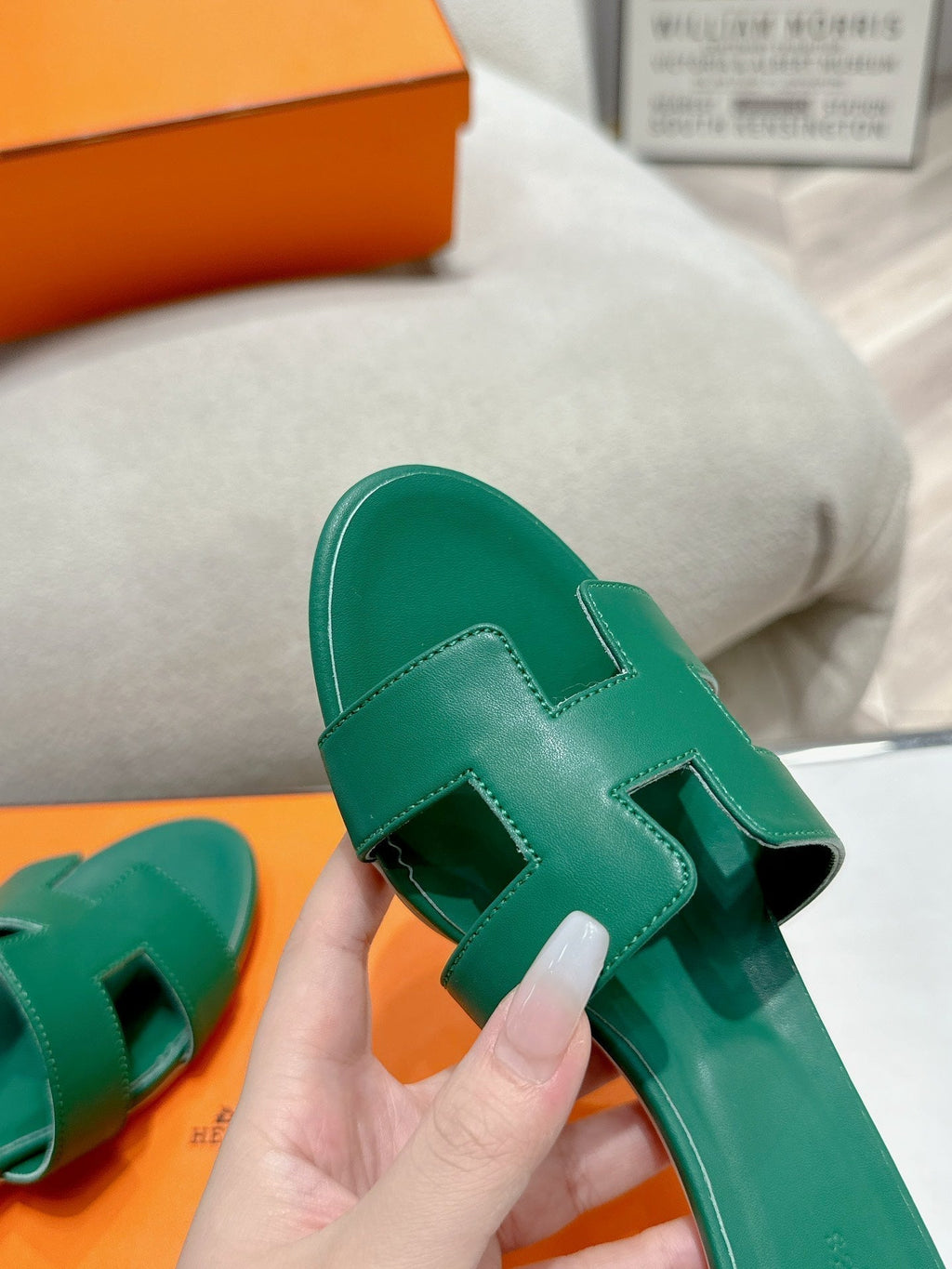 HERMES 0ASIS SANDAL DARK GREEN CALFSKIN CLASSIC