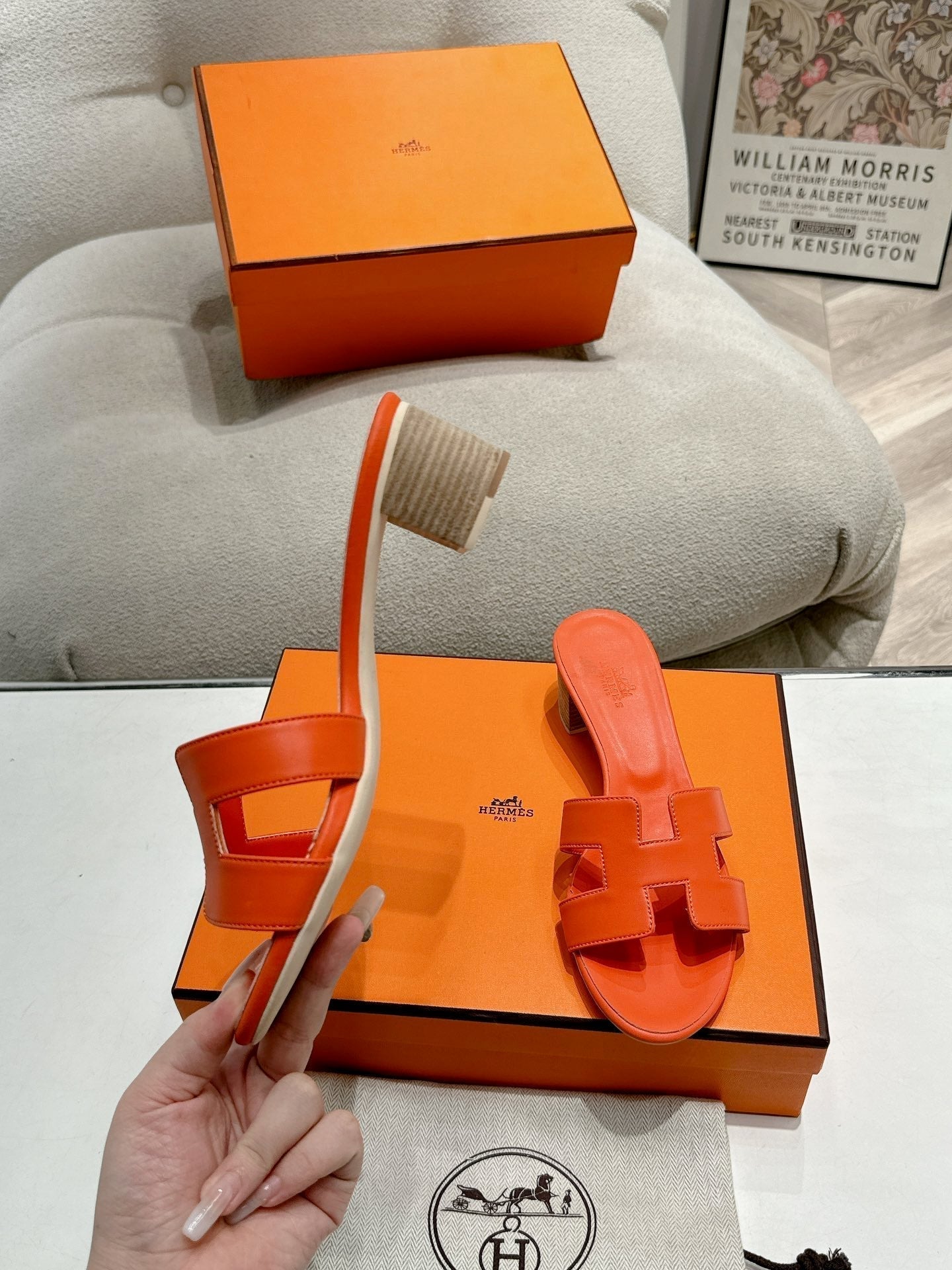 HERMES 0ASIS SANDAL BRIGHT ORANGE CALFSKIN CLASSIC