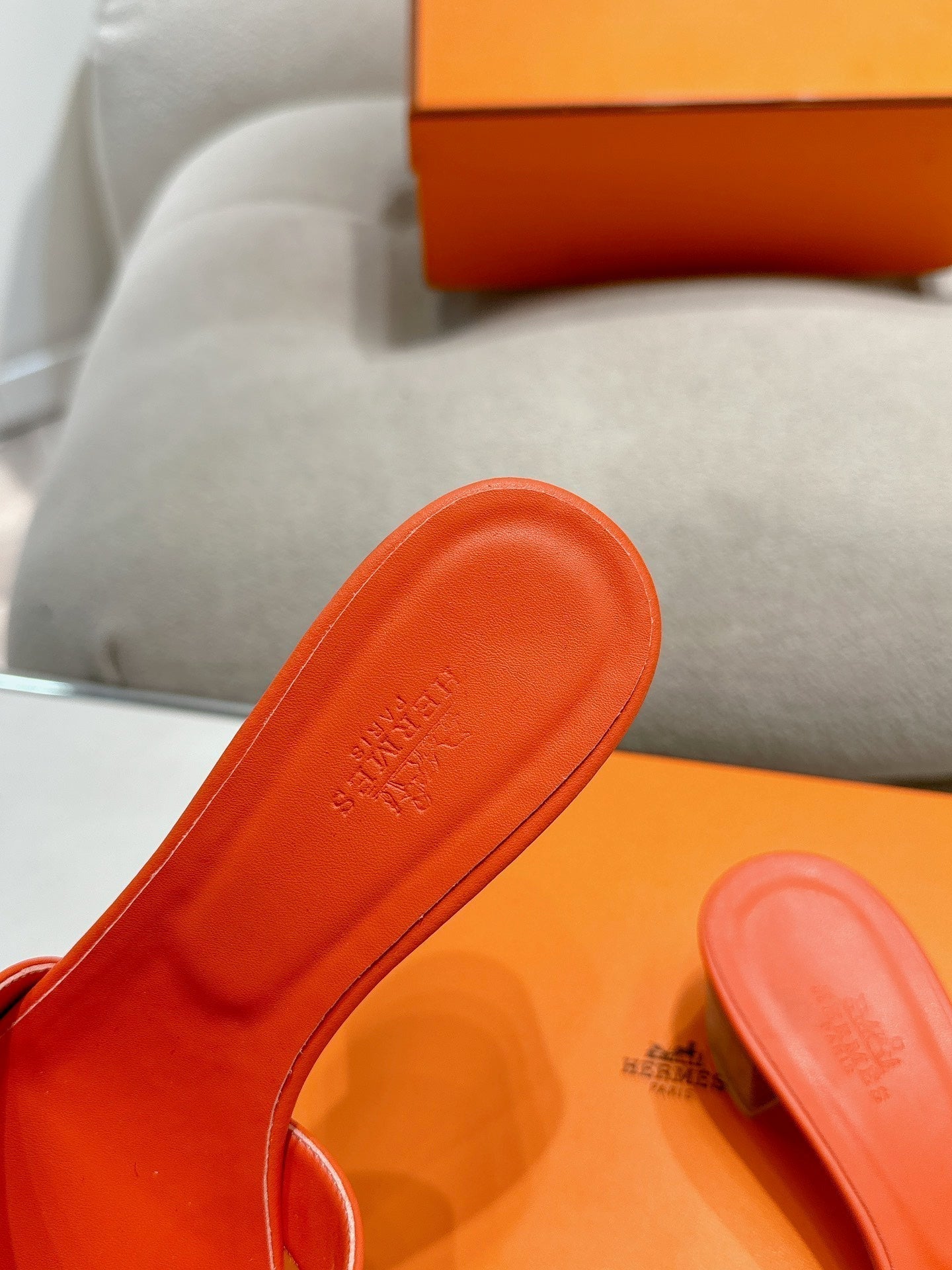 HERMES 0ASIS SANDAL BRIGHT ORANGE CALFSKIN CLASSIC