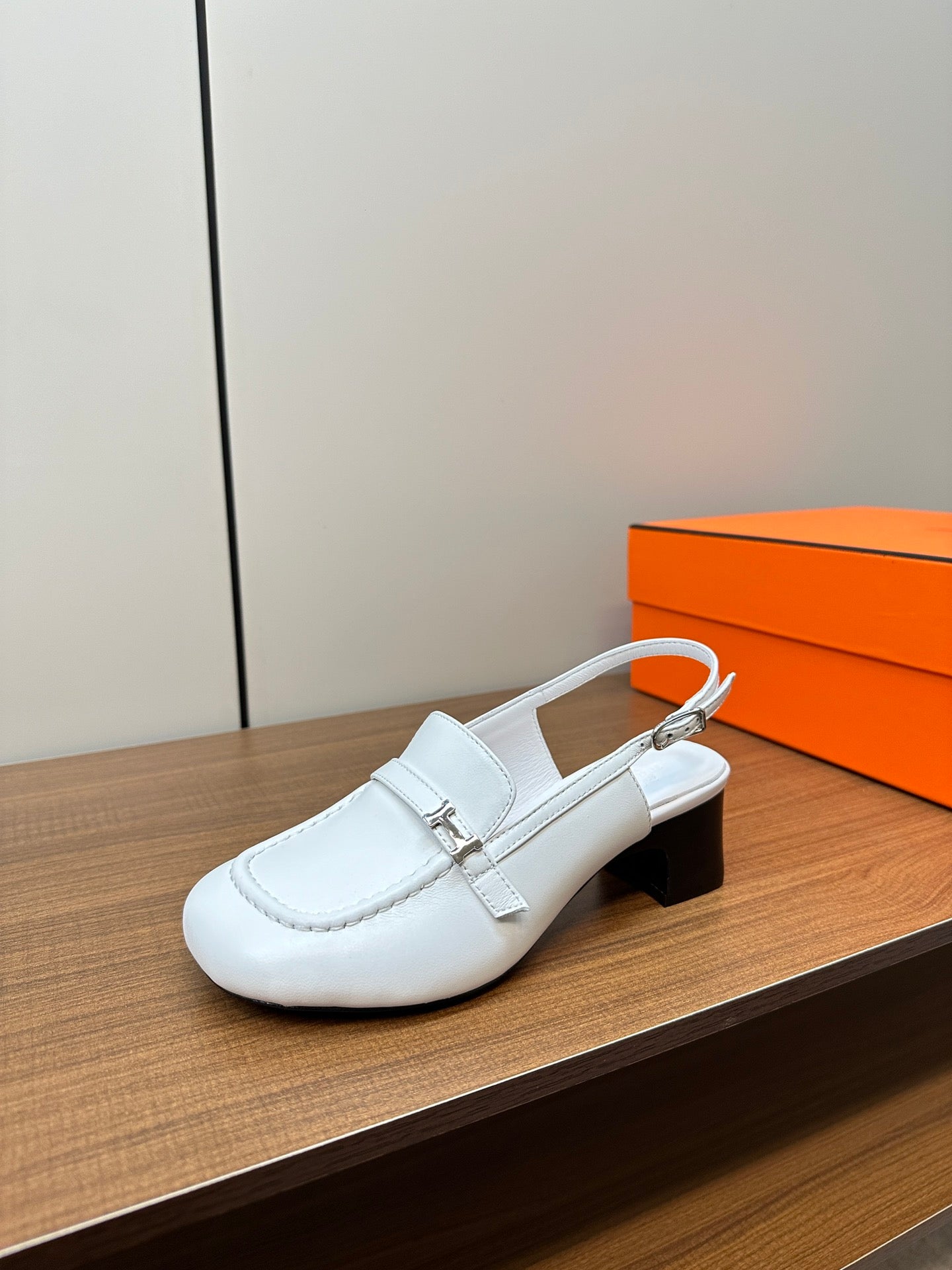 HERMES Infinie 50 pump white