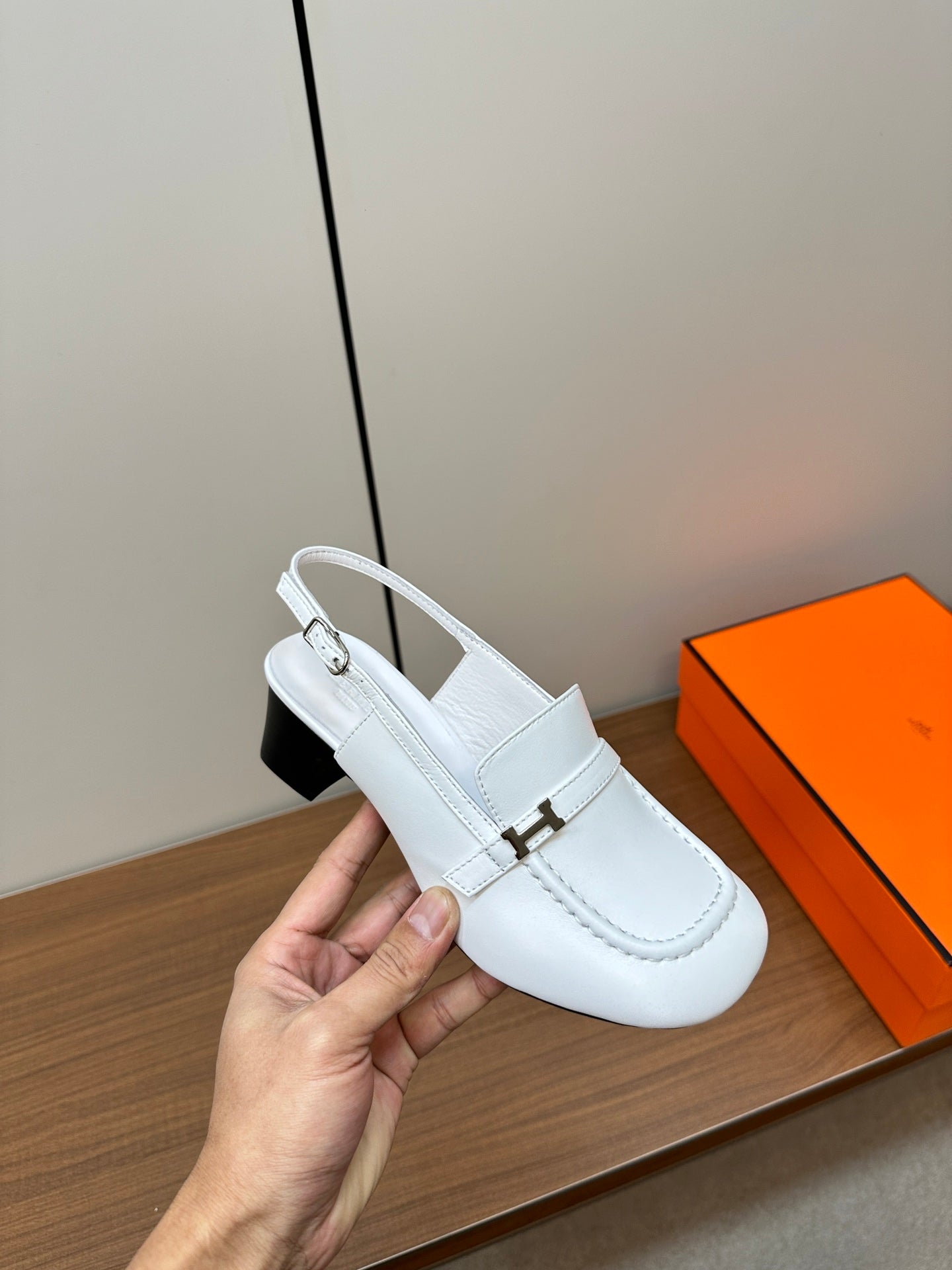 HERMES Infinie 50 pump white