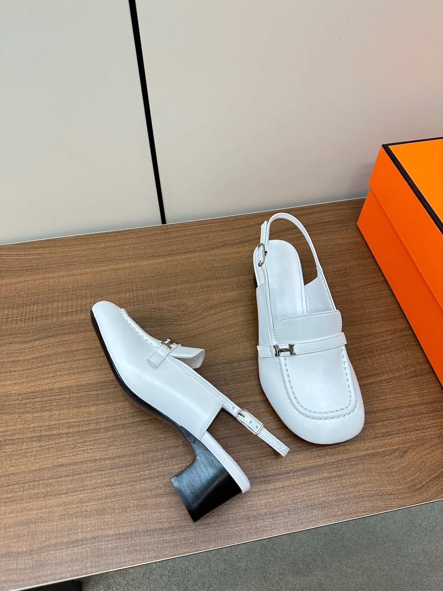 HERMES Infinie 50 pump white