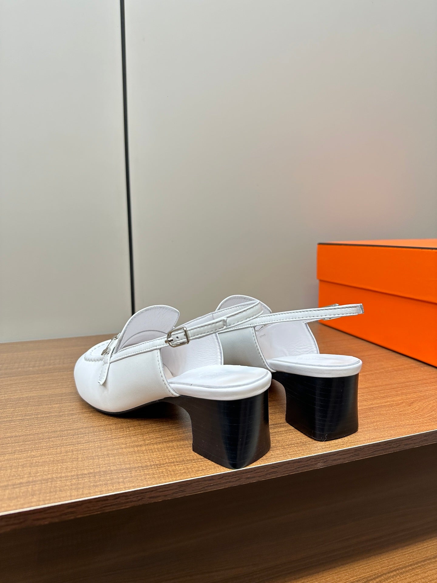 HERMES Infinie 50 pump white