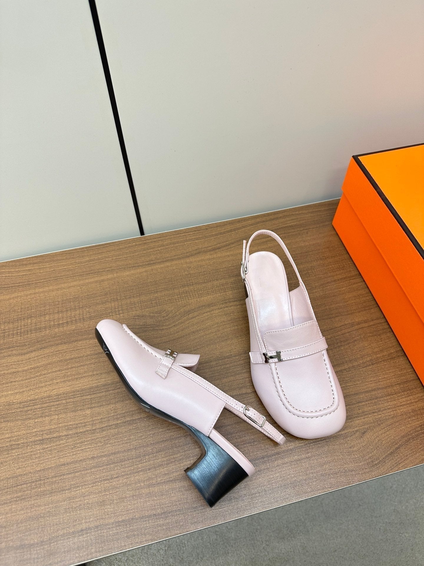 HERMES Infinie 50 pump light pink