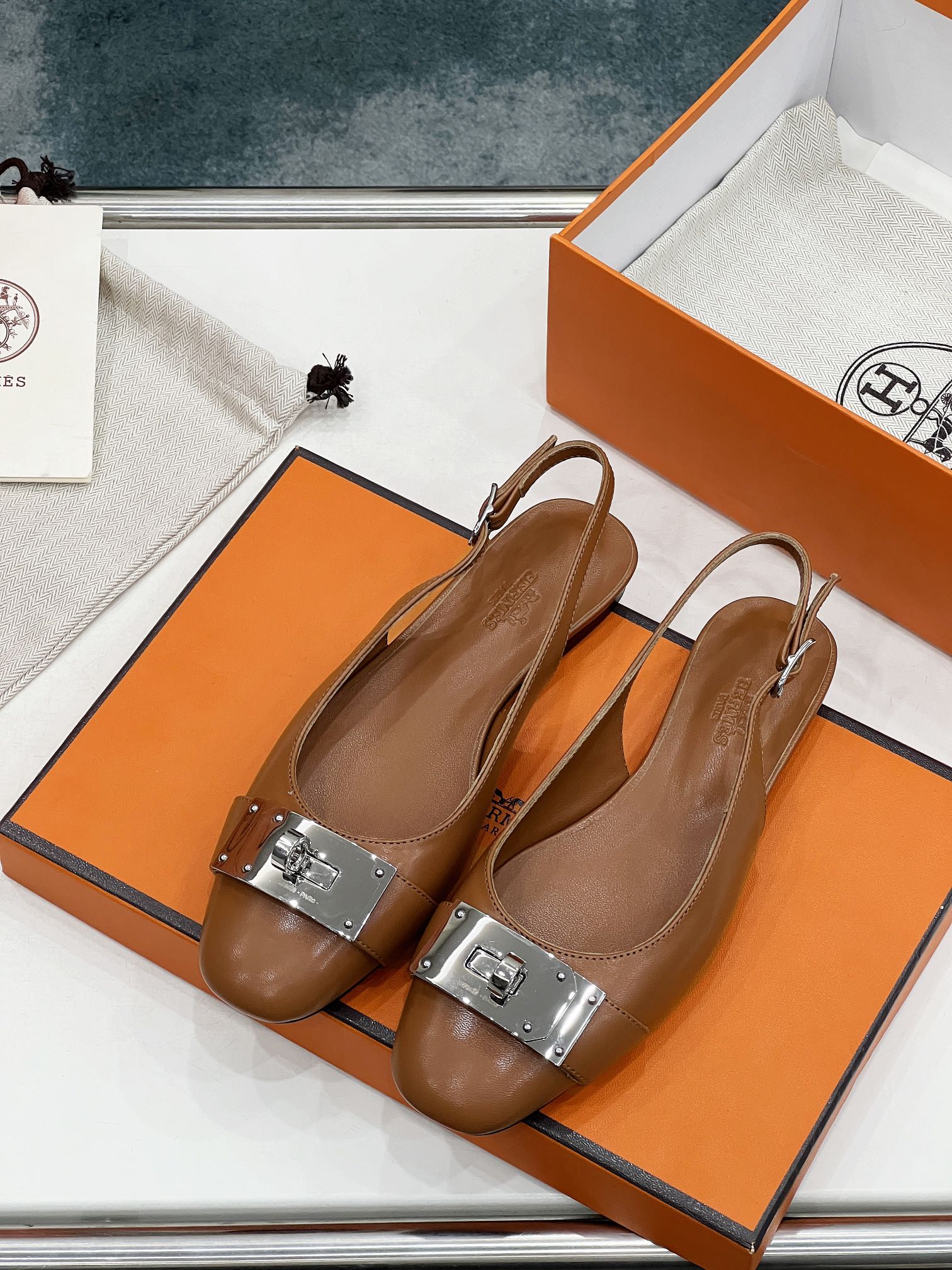 HERMES INNOCENTE SLINGBACK CARAMEL CALFSKIN