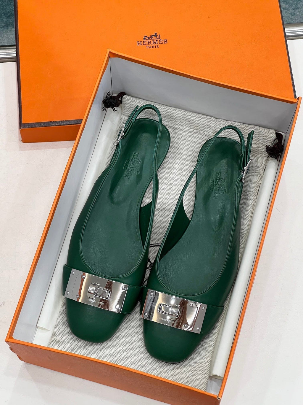 HERMES INNOCENTE SLINGBACK CASTLETON GREEN CALKSIN