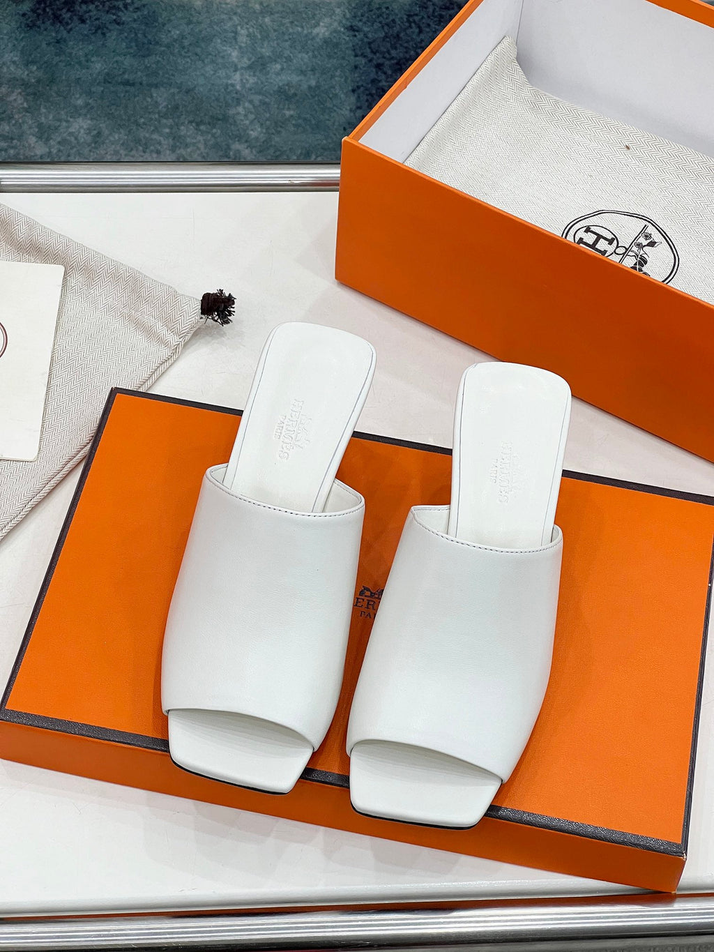 HERMES ICONIQUE 60 SANDAL IN WHITE CALFSKIN