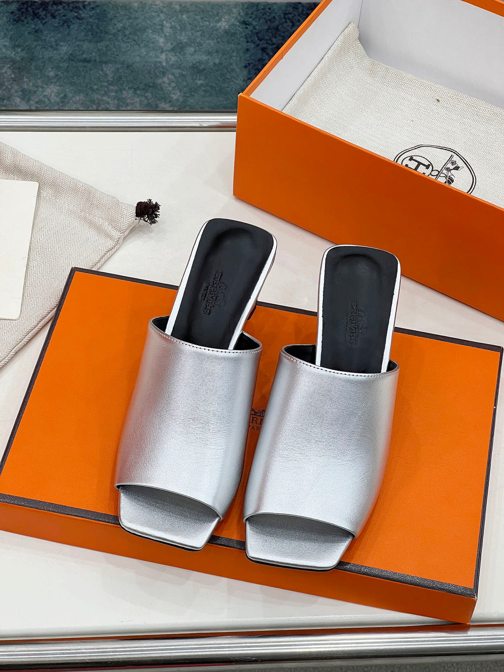 HERMES ICONIQUE 60 SANDAL IN SILVER CALFSKIN