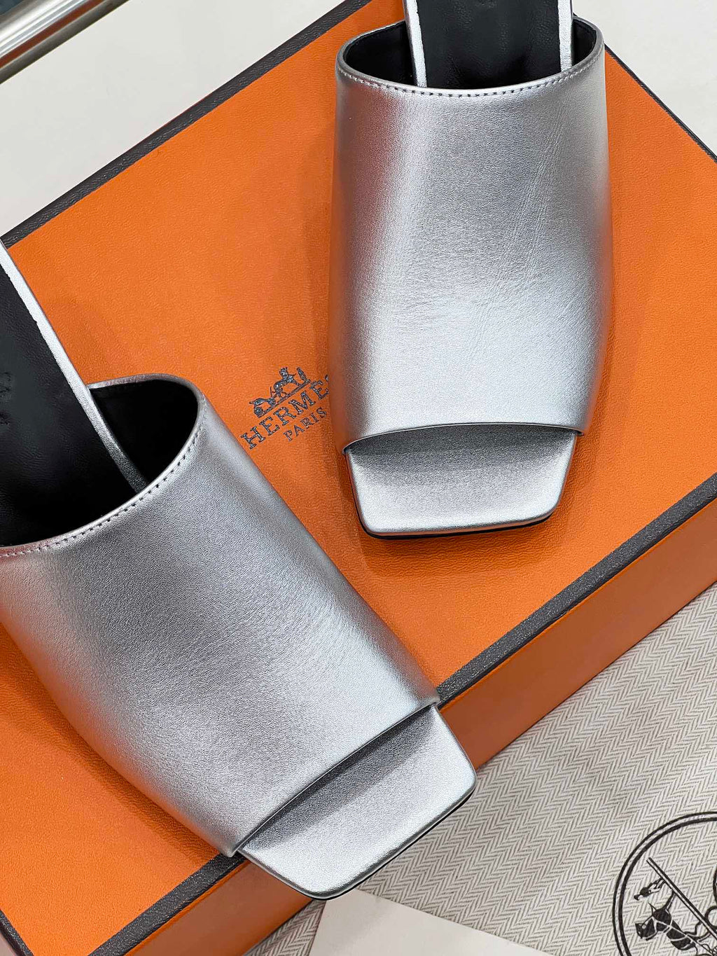 HERMES ICONIQUE 60 SANDAL IN SILVER CALFSKIN