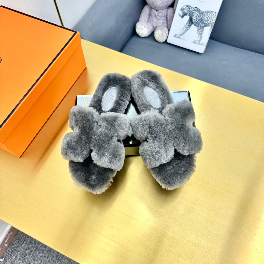 HERMES 0RAN SHEARLING SANDALS SMOKE GRAY