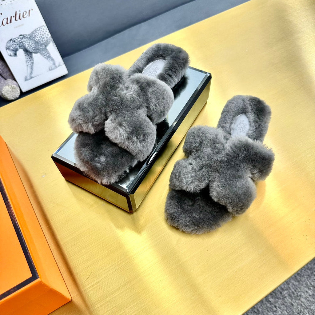 HERMES 0RAN SHEARLING SANDALS SMOKE GRAY
