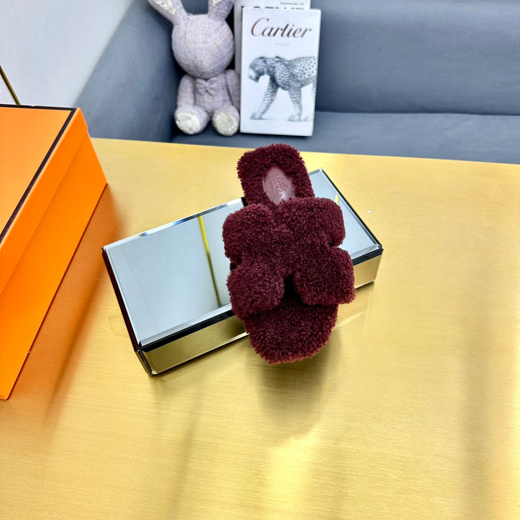 HERMES 0RAN SHEARLING SANDALS MAHOGANY RED