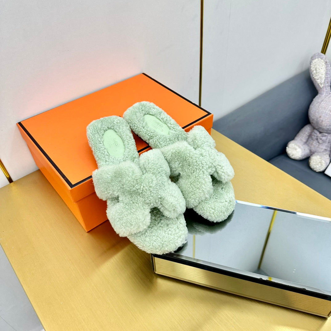 HERMES 0RAN SHEARLING SANDALS PASTEL GREEN