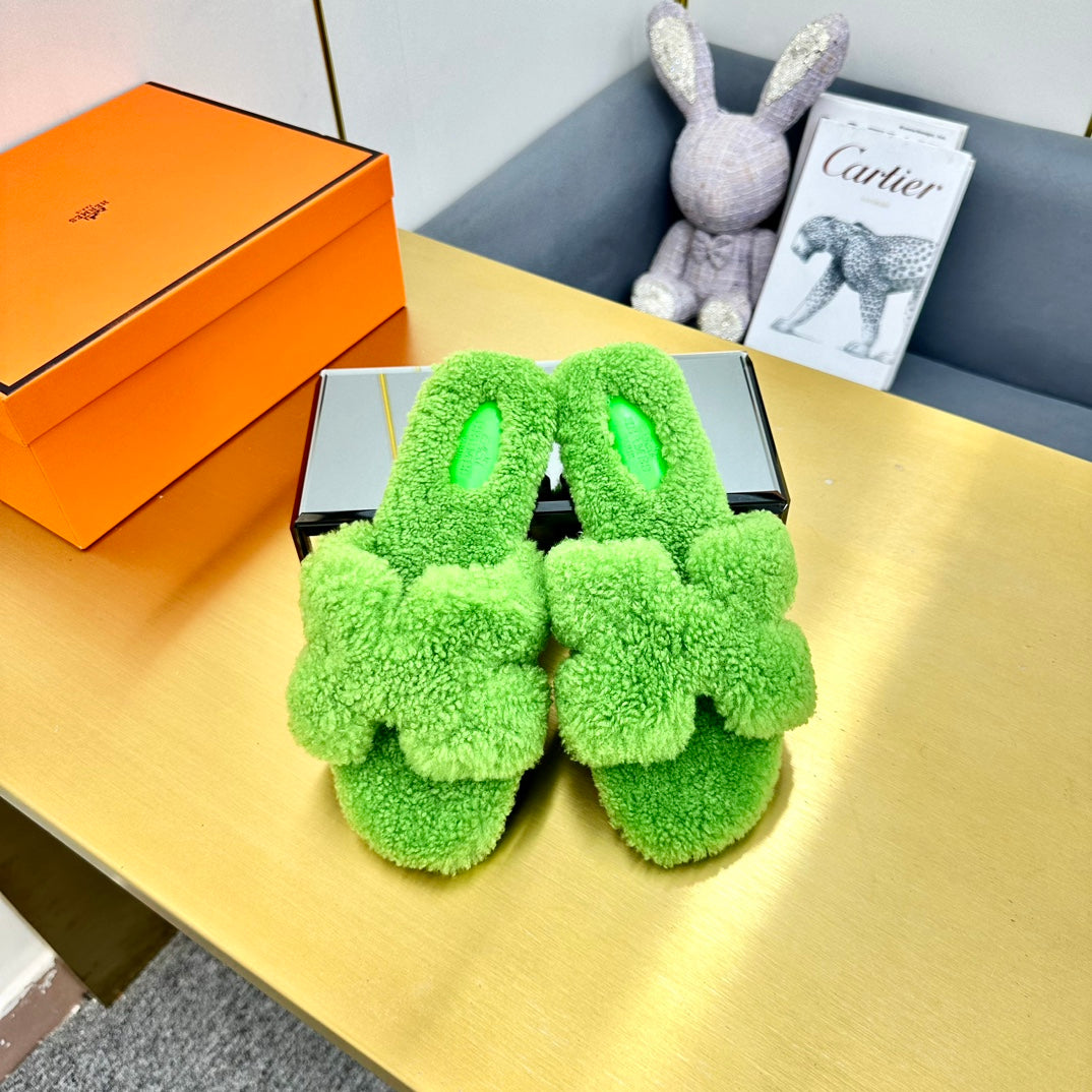 HERMES 0RAN SHEARLING SANDALS CHARTREUSE GREEN