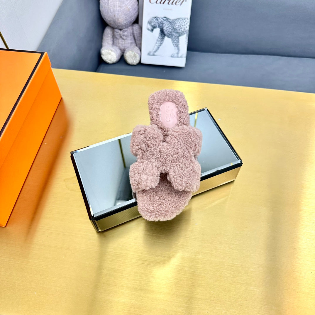 HERMES 0RAN SHEARLING SANDALS DUSTY PINK