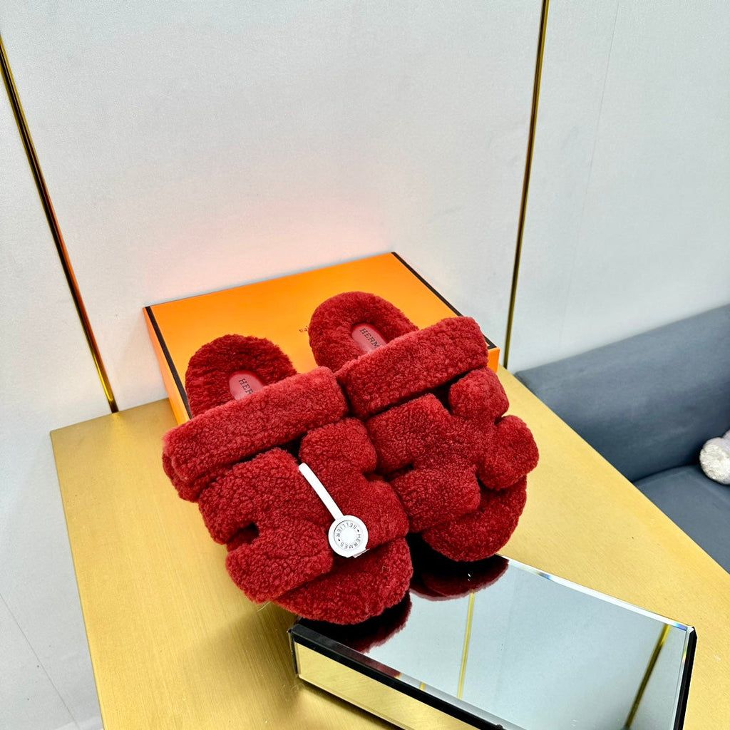 HERMES CHYPRE SANDAL IN SCARLET RED SHEARLING