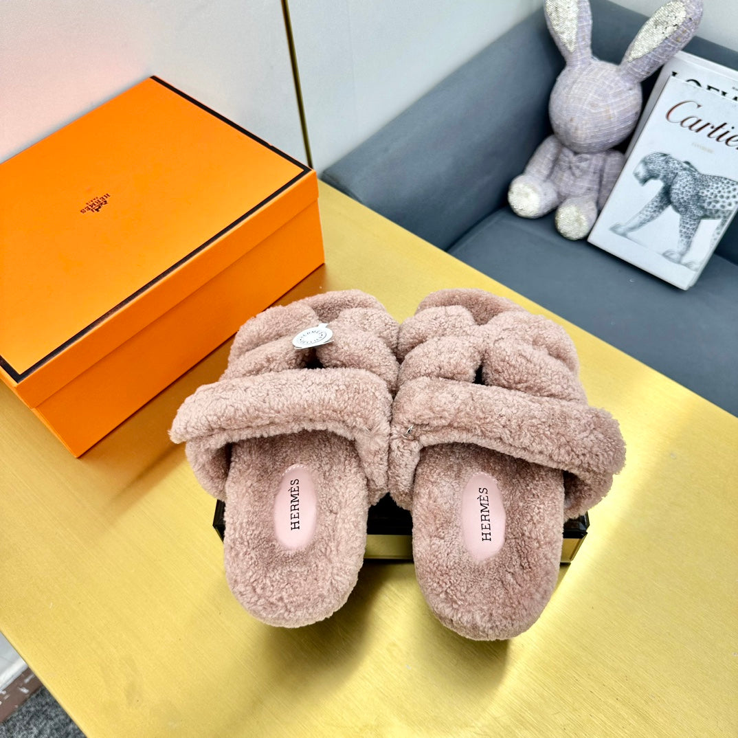 HERMES CHYPRE SANDAL LIGHT BROWN SHEARLING