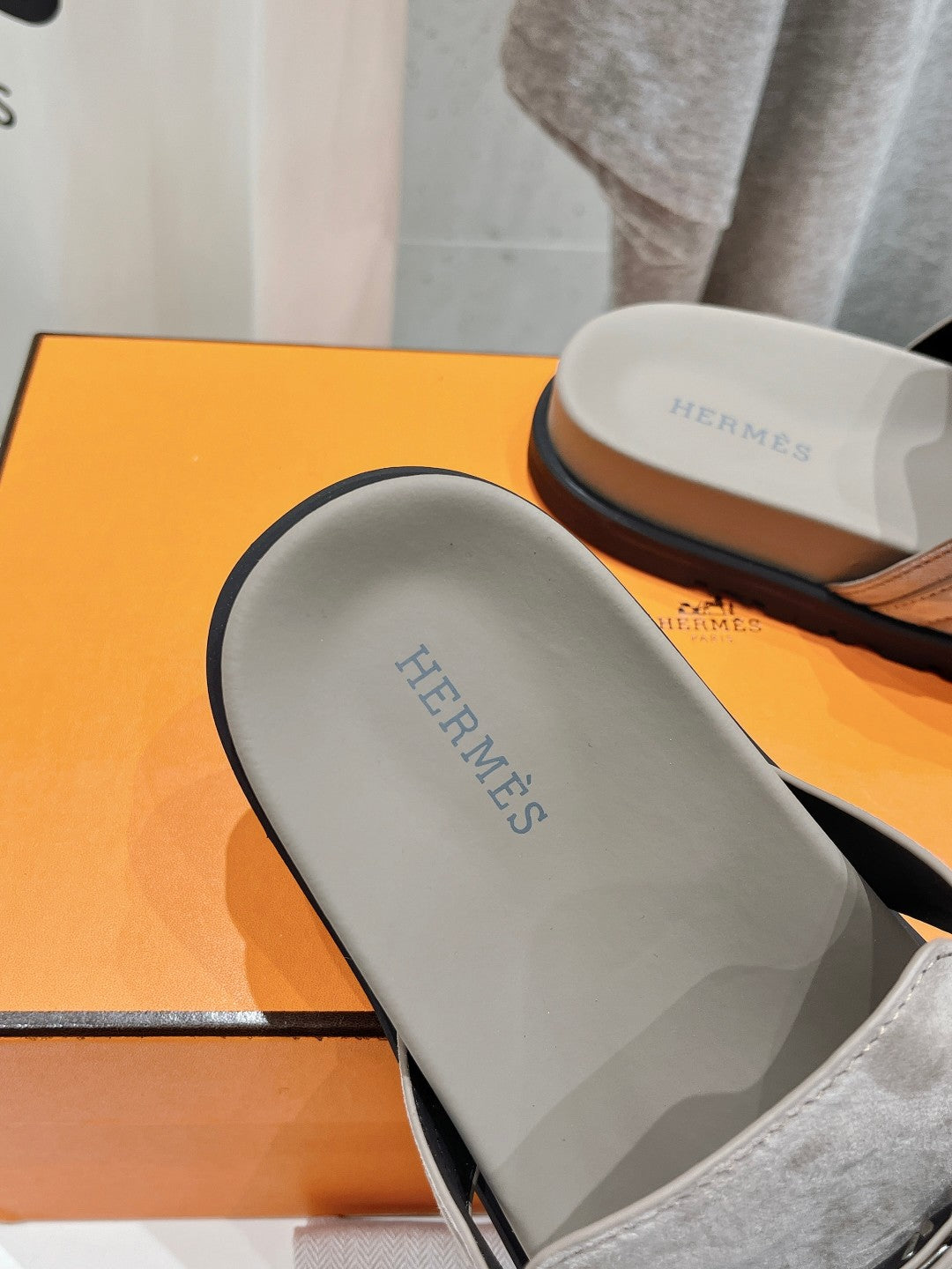HERMES EMPIRE SANDAL LIGHT GRAY SUEDE
