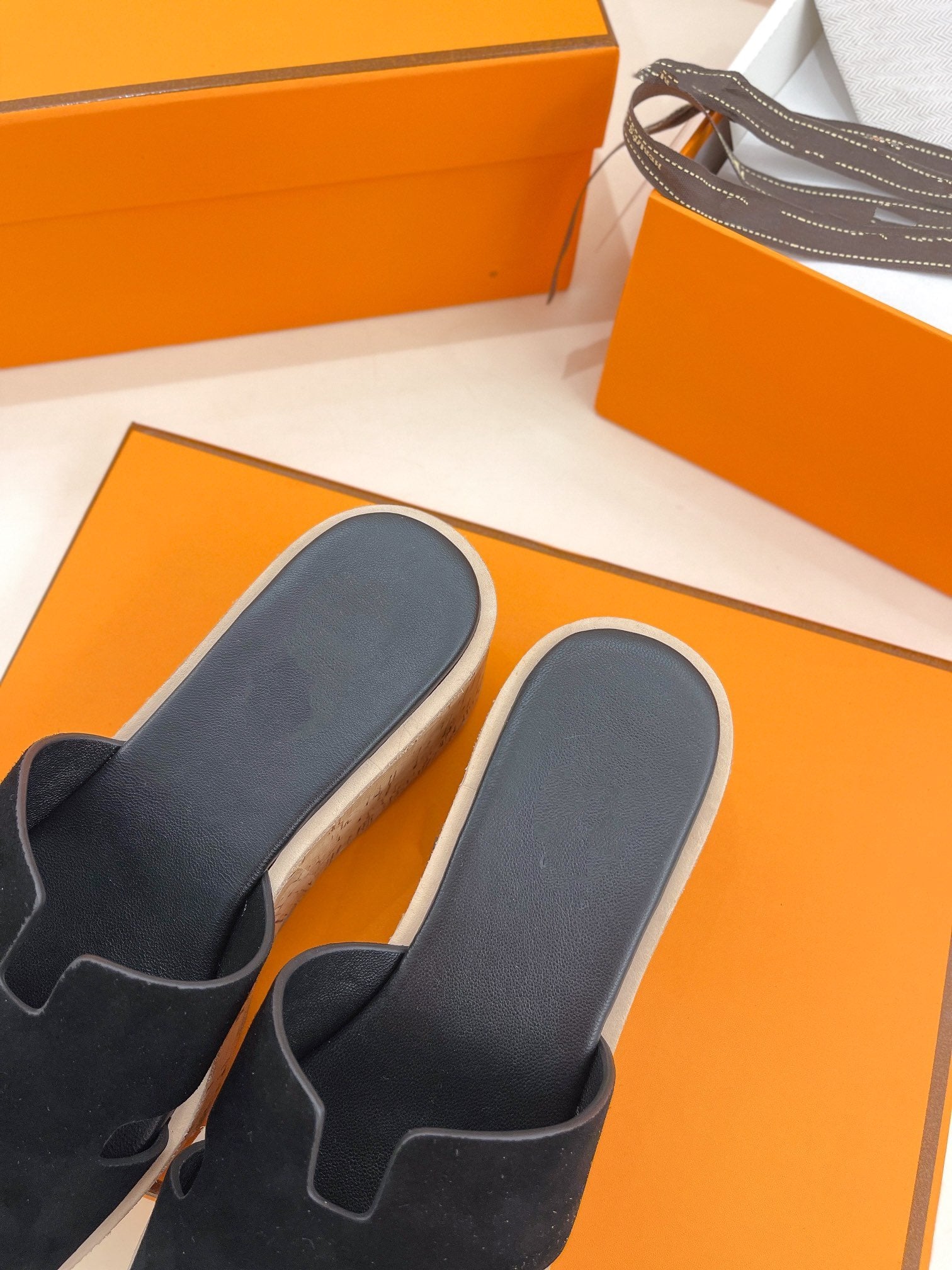 HERMES Eze 30 Sandal Black Suede