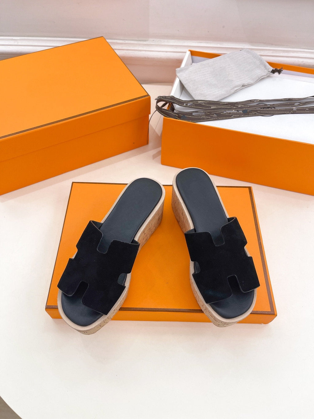 HERMES Eze 30 Sandal Black Suede