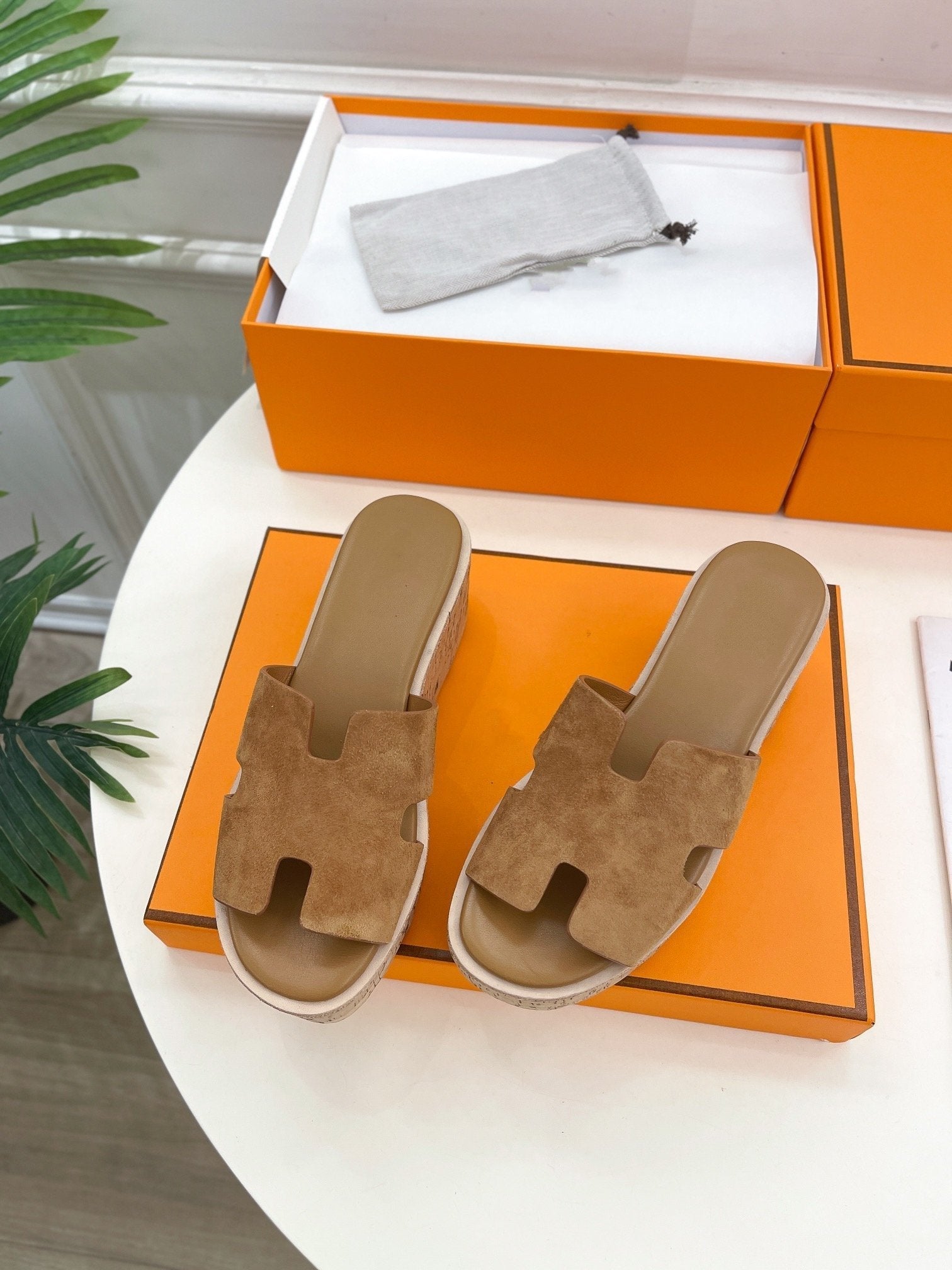 HERMES Eze 30 Sandal Brown Suede